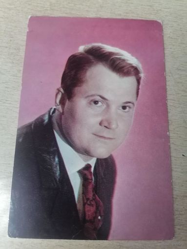 Актер Виктор Павлов