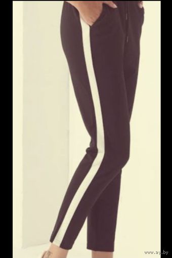 Брючки новые с лампасами