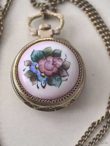 Часы кулон финифть. ЧАЙКА с цепочкой. на ходу.  (вроде точно идут!!!)