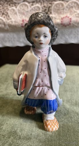 Статуэтка Фарфоровая Филипок . ЛФЗ