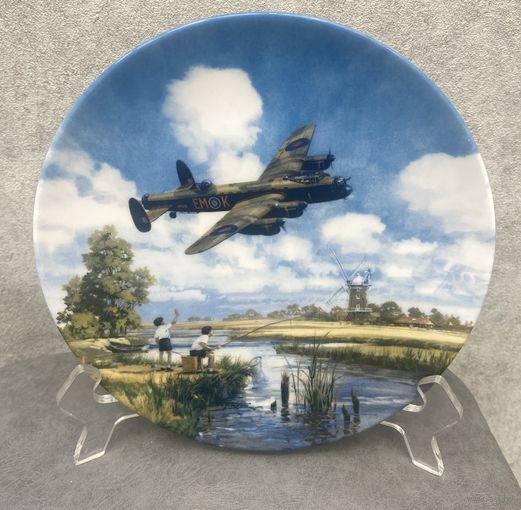 Декоративная тарелка Royal Doulton Низкие накладные расходы в Ланкастере. Герои неба. Англия 20.5 см 1993 год