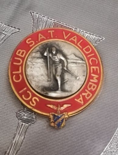 Знак лыжного клуба