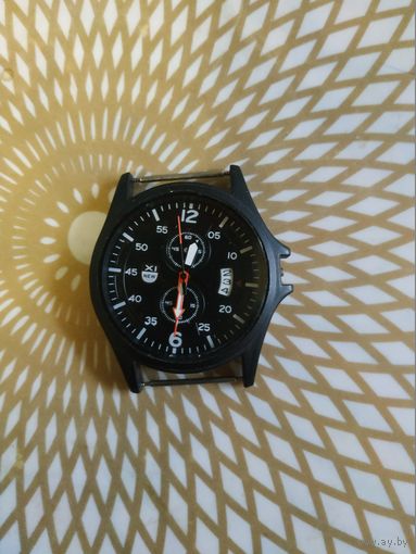 Часы наручные ХI NEW , тикают. Состояние на скане.