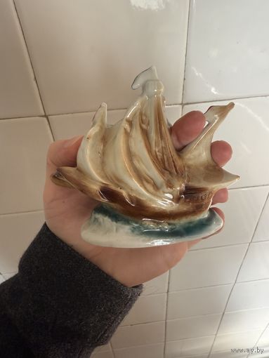 Корабль фарфор