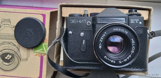 Зенит ЕТ фотоаппарат с коробкой и инструкцией