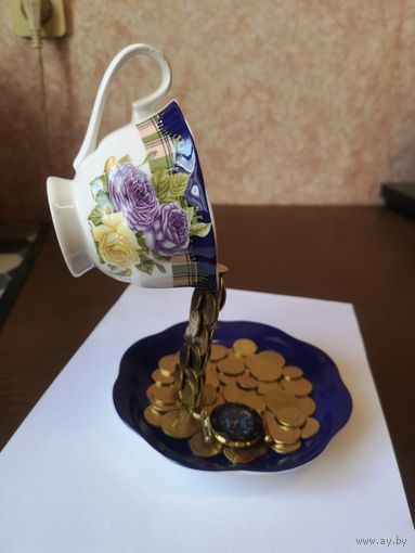 Денежная чашка. Панно из монет.