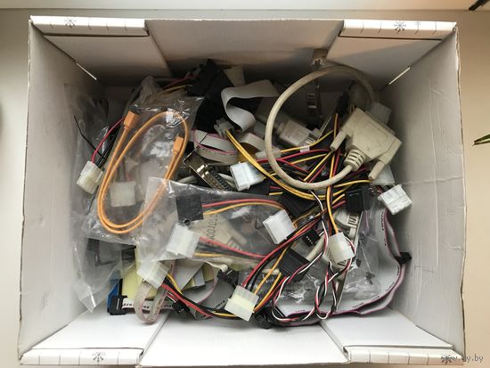Коробка с кабелями разными б/у
