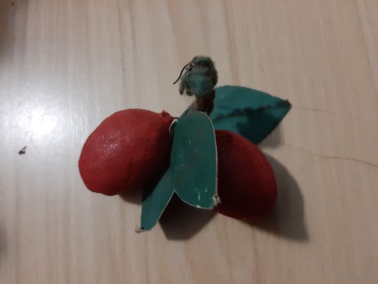 Ёлочная игрушка Сливы (СССР  картон)