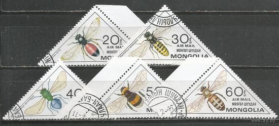 Монголия. Насекомые. Пчёлы и осы. 1980г. Mi#1279-83.