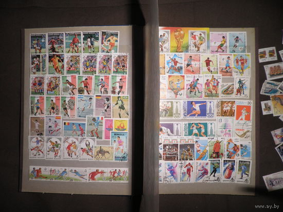 Большой альбом(31х22 см.10 листов) с марками более 700 шт.Сборный лот 1970-1990 гг.