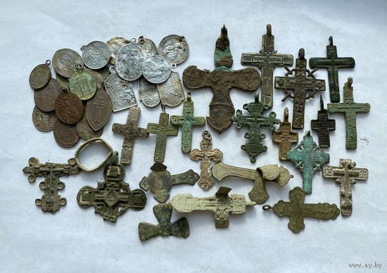 Крестики и образки.