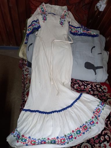 Платье, костюм вышиванка разумный торг 36 р-р