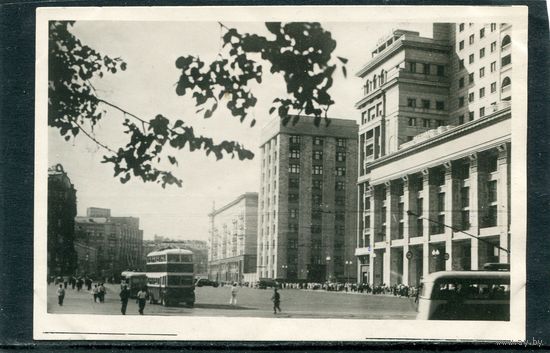 Москва. Вид на улицу Горького со стороны Исторического музея. Изд. Фотофабрика Турист