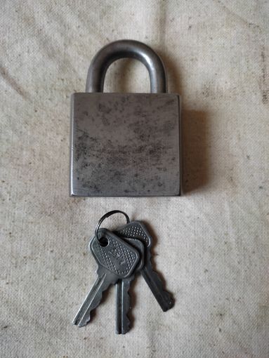 Замок навесной, 3 ключа. См. описание.