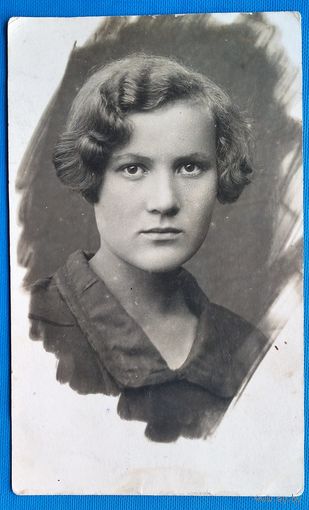 Фото девушки. Мстиславль. 1931 г. 8х13 см.