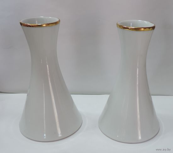 Вазы фарфоровые молочного цвета 70-е годы Германия. Высота 13 см.
