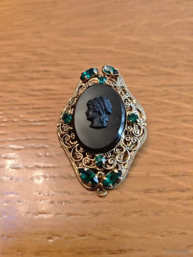 Винтажная брошь Камея