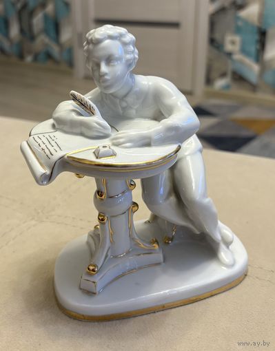 Статуэтка Фарфоровая Юный Пушкин . ЛФЗ