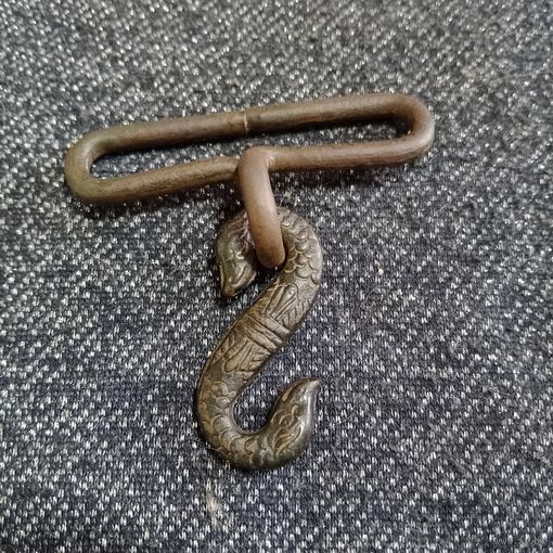 Зацеп змейка царизм пряжка РИА змея до 1917 года в отличном состоянии с орнаментом