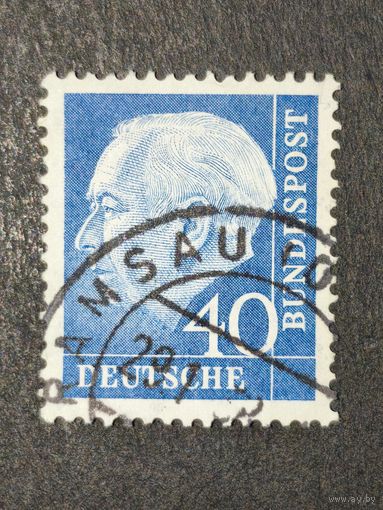 Германия 1957. Профессор Т. Хойсс - Новые размеры и цвета