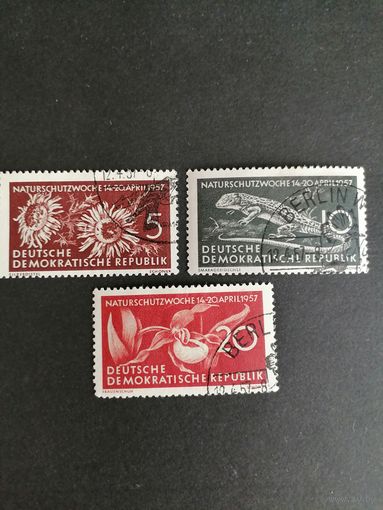 ГДР 1957 Полная серия марок "Неделя охраны природы" (гашение с клеем номиналы 10 и 20 и без клея номинал 5) Mi.561-563 каталог 3.00 евро