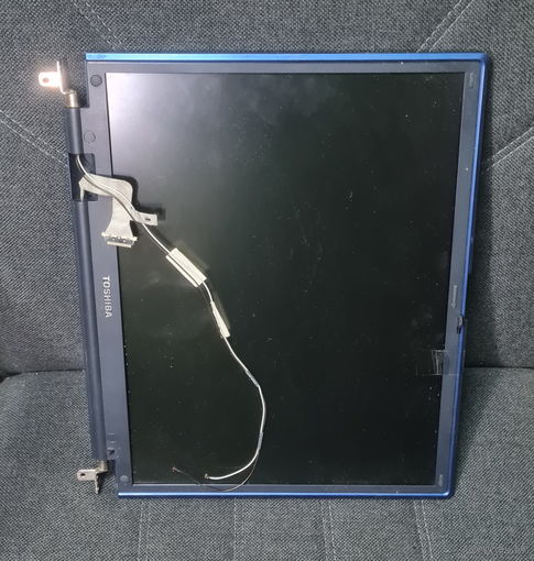 Ноутбук Toshiba. Только крышка. 27636