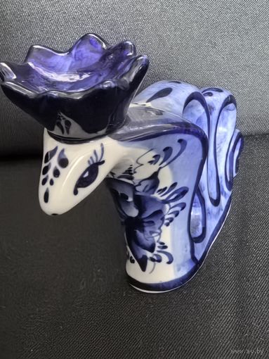 Статуэтка "Змея с короной".КОБРА. Гжельский фарфор Гжель