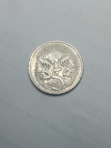 Австралия 5 центов 2004 года .
