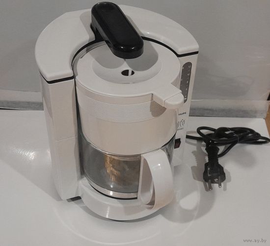 Капельная кофеварка PHILIPS, белая.