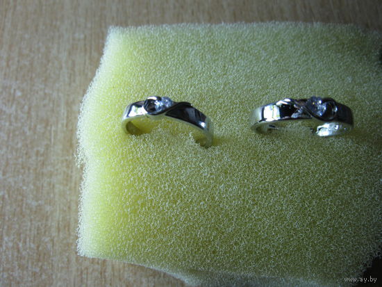 Два кольца с по серебрением размер 15-16