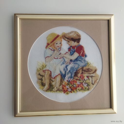Панно- вышивка в рамке " Дети" 30х31 см.