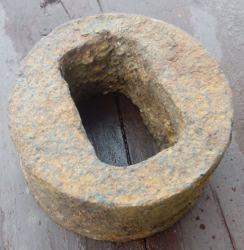 Гирька весовая (?) старинная, 4 кг.