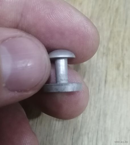 Задний шпенек от Y разгрузки Германия.