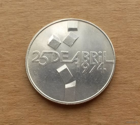 Португалия, 100 эскудо 1976 г., серебро 0.650, Революция гвоздик 25 апреля 1974 г.