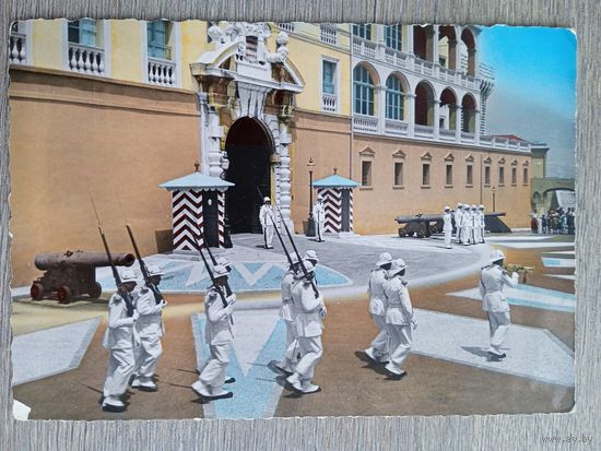 Этнография. Монако. Смена караула