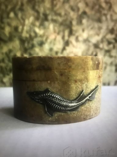 Шкатулка из натурально камня перламутр рыба СССР