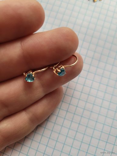 Серьги с ярким камнем 585.