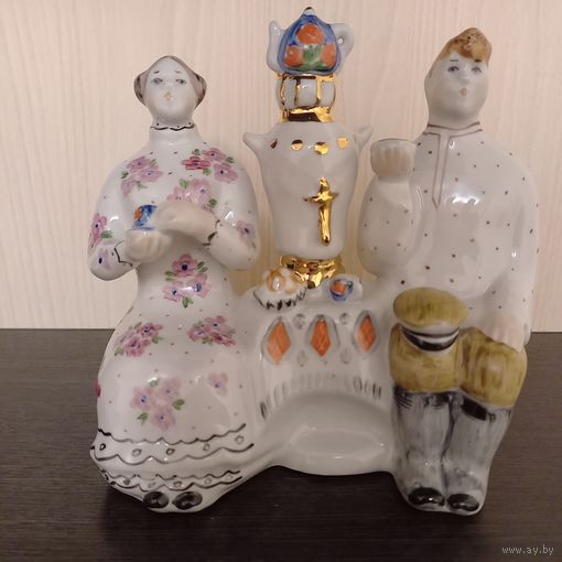 Статуэтка "У самовара"