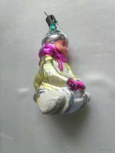 Мальчик на санках.Каталог.