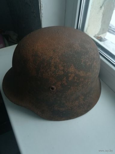 Немецкий стальной шлем М-35.