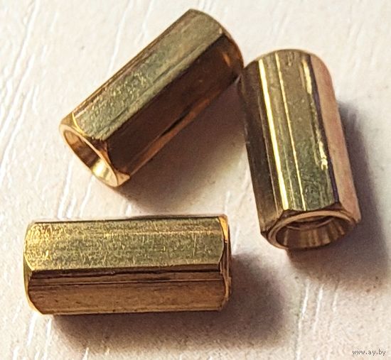 Стойки ((цена за 3 шт)) для печатных плат, шестигранная, латунь, 10 мм. Дистанцирующая межплатная. DBK-M3-E4.7. PCHSS-10