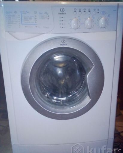 Стиралка Indesit WISL 83 А+ 4.5 кг 800 об узкая 40 см