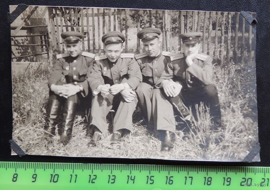 Фото "Офицеры на отдыхе", 1948 г.