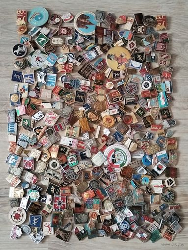 Большой лот значков. Свыше 300 штук. С рубля, без минимальной цены.
