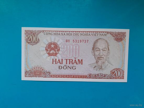 200 донг 1987 года. Вьетнам. Трактор Беларусь. UNC.