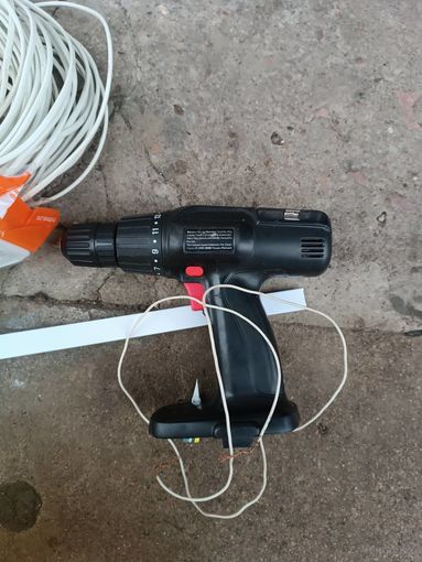 Шуруповёрт 12 V от внешнего АКБ (без) рабочий