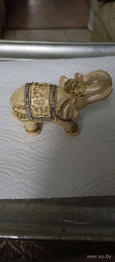 Статуэтка слон