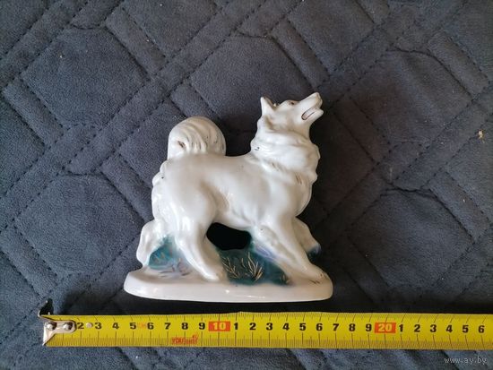 Фарфоровая статуэтка собака лайка