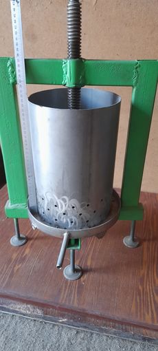 Гаражная распродажа. Пресс для отжыма сока.
