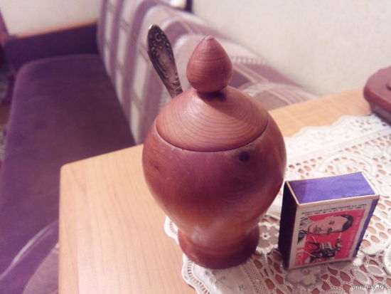 Солонка из можжевельника.